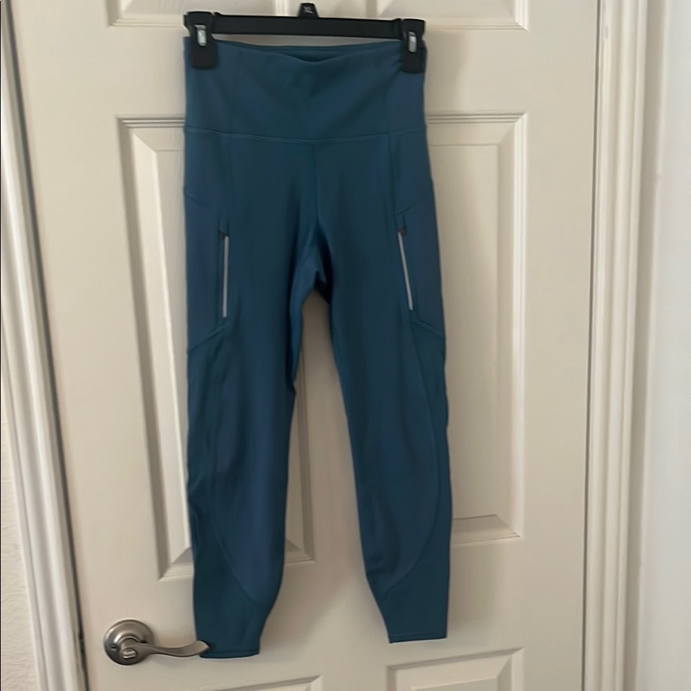 Athleta Ranier Unbrushed 7/8 Leggings XS Blue-green/Teal color